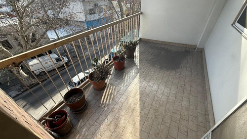 Departamento 3 Amb Con Cochera Y Balcón Al Frente