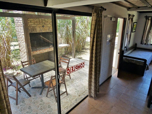Casa Dos Plantas Con Piscinas Para 6p En Punta Colorada