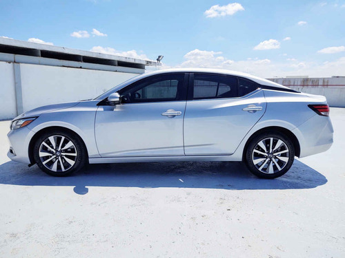 Imagen 8 de 15 de Nissan Sentra 2020 4p Exclusive Cvt