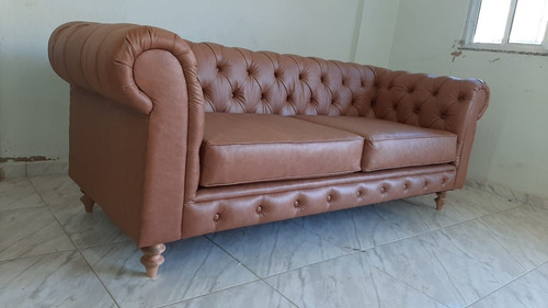 Sofá Chesterfield Clássico