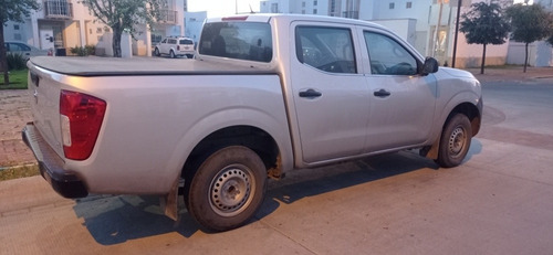 Imagen 3 de 9 de Nissan Np300 2019 2.4 Doble Cabina Se Aa Pack Seg Mt