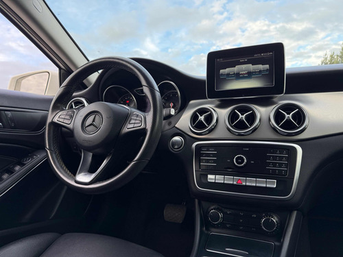 Mercedes-Benz Clase GLA 1.6 Gla200 Urban 156cv