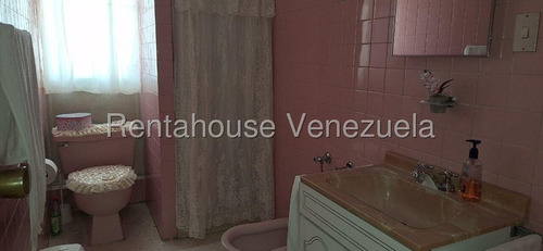 Edificio Con Local Comercial A Pie De Calle En Venta En Los Chorros 25-21914 Cs