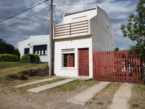 Venta De Casa Mas Dúplex En Monte Hermoso