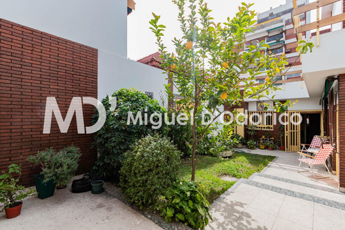 Venta Casa Con Cochera Y Jardín En Parque Avellaneda