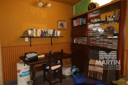 Casa Sobre Lote De 838 M2, Con Gran Parque Y Pileta - La Lucila, Excelente Ubicación