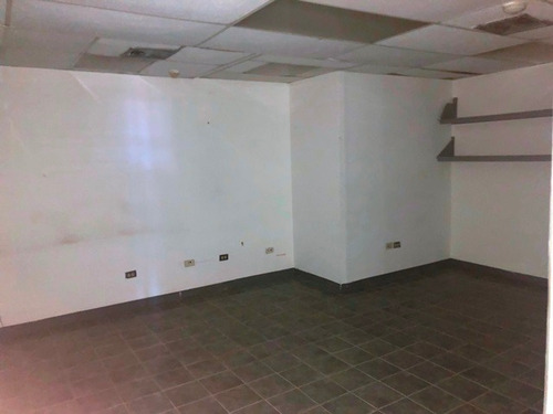 Imagen 10 de 22 de Oficina De 304,07 Mts2 En Alquiler O En Venta En El Cc El Refugio !!!