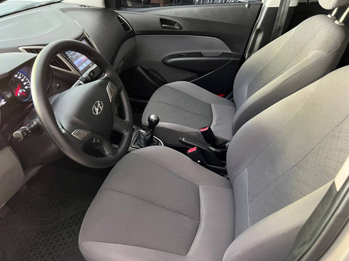 Imagem 8 de 11 de Hyundai Hb20s 1.0 Comfort Plus 12v Flex 4p Manual
