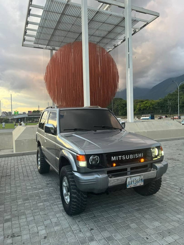 Mitsubishi Montero Dakar Sincronica 4x4
