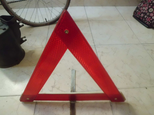 Triangulo De Seguridad Vial Con Estuche