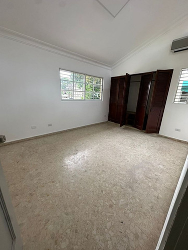 Casa En Alquiler En La Castellana, Santo Domingo D.n.