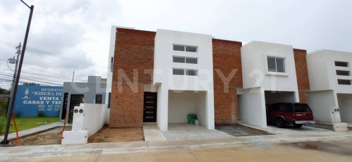 Casa En Venta En Nuevo Espíritu Santo, Sjr, Querétaro