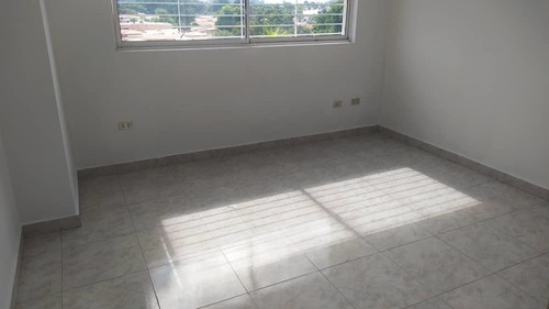 Imagen 9 de 14 de Apartamento En Venta Urb. Andrés Bello 0412-8887550