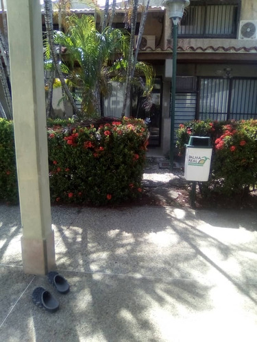 En Venta Casa O Town House Higuerote, Conj. Resid. Palma Real, Parcela B-2, Urb. Zona Del Este Y Caño Aguasal