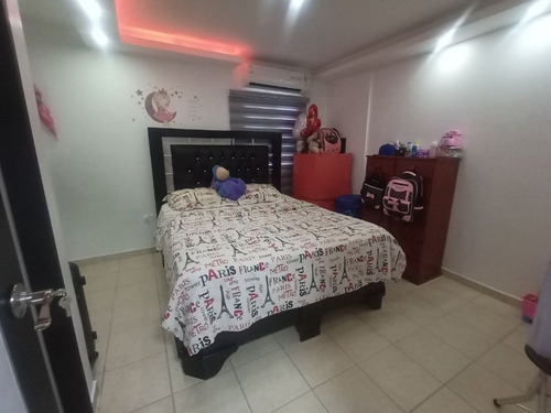 Town House En Conjunto Residencial Villa Florencia 2, Tazajal, Naguanagua. Foth- 426 Fg