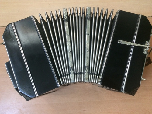 Bandoneon Cromatico Cb Arnold Negro Estuche Cuero (Usado)