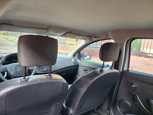 Renault Logan 1.6 Expression / Life +
