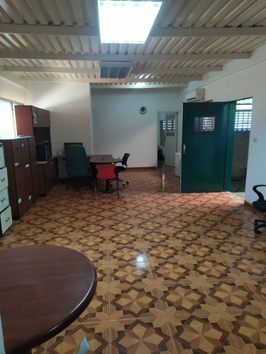 Excelente Terreno Con 2 Naves Tipo Galpón En La Mora 2 La Victoria