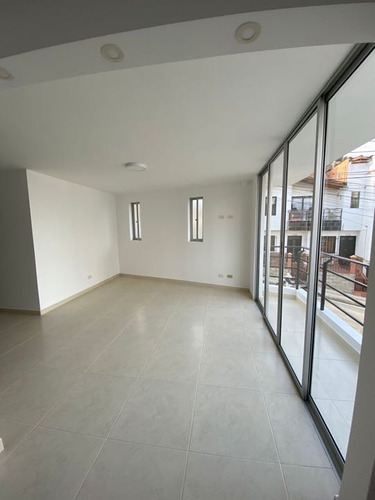 Divino Apartamento Con Excelente Ubicación En Venta En El Carmen Vib.