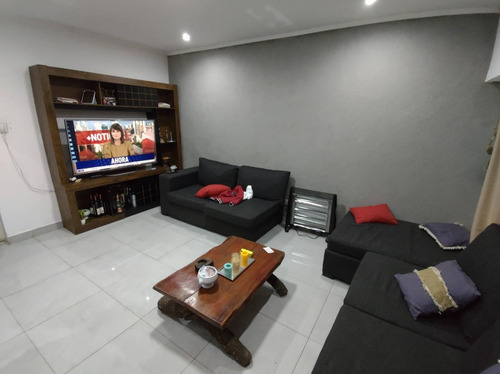 Imagen 2 de 11 de Casa En Venta En Gregorio De Laferrere