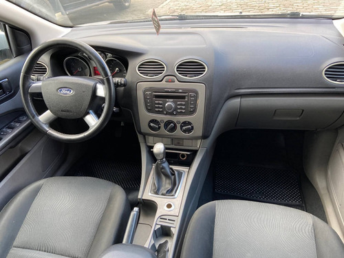 Imagem 2 de 9 de Ford Focus 1.6 Glx 16v Flex 4p Manual