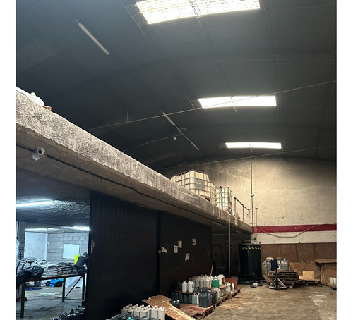 Venta Galpón Depósito Comercial Buchardo Mts Avenida Patria