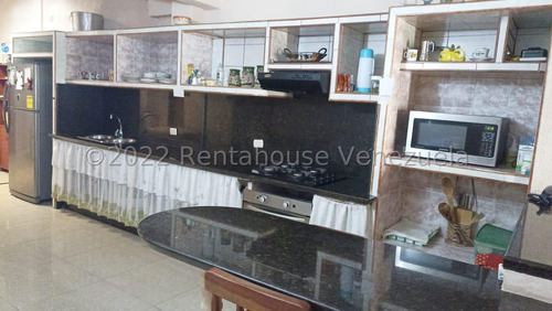 Linda Y Conservada Casa En Urbanismo Privado La Piedad Norte Cabudare Gabriela C