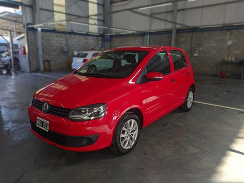Imagen 1 de 12 de Volkswagen Fox 1.6 5 P Comfortline Pack L/10rojo