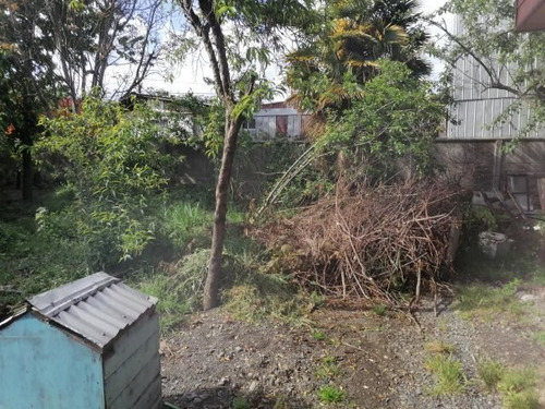 Casa En Venta De 3 Dorm. En Temuco Con Amplio Patio.