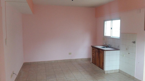 Depto De Un Dormitorio En Alquiler, B° Miguel Lanus