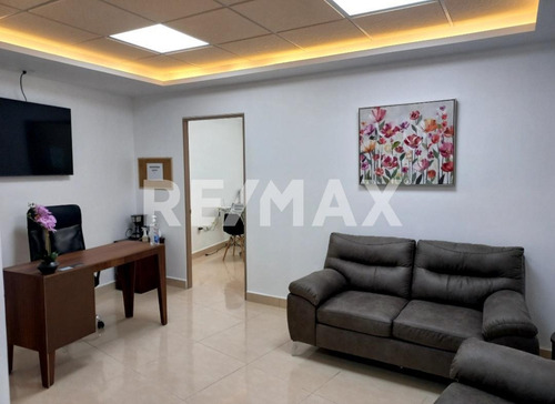 Imagen 6 de 21 de Consultorio Equipado - Comercial En Renta