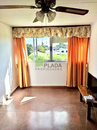Imagen 3 de 15 de Venta Con Renta Incluída