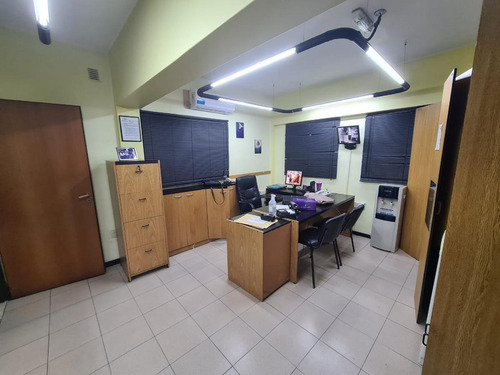 Imagen 22 de 23 de Excelente Galpón Industrial 1251 M² Cub. Con Salida A 3 Calles- San Justo