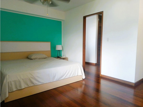 Alquilo Apartamento 300m2 Colinas De Tamanaco 9157
