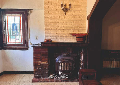 Belgrano 3379-excelente Chalet De Estilo De 4 Amb. Para Vivienda O Uso Comercial