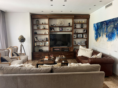 Propiedad En Venta En Barrio Saint Thomas Canning