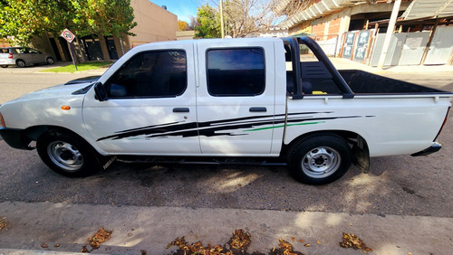 Nissan NP300 2.5 Cabina Doble 133cv 4x2