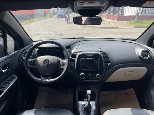 Renault Captur 2.0 Intens Automática