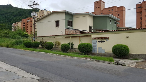 Imagen 1 de 15 de Katherine Castillo Vende Townhouse Amoblado En Venta De 249 Mts2 Con Pozo Profundo Piedra Pintada