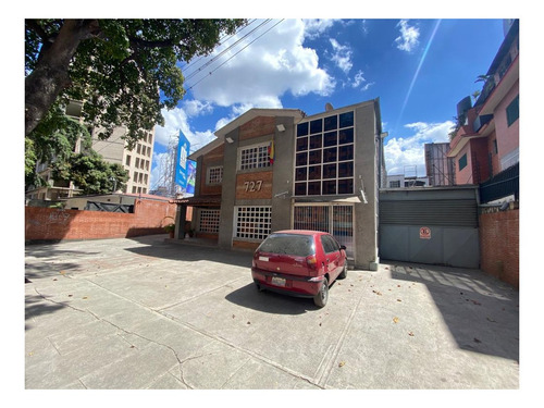 Imagen 2 de 19 de Se Alquila Casa Comercial En El Rosal 588m²