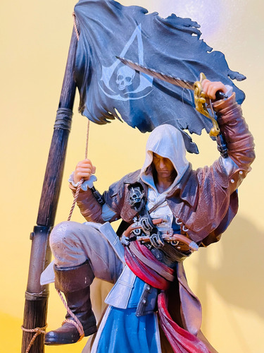 Estátua Assassins Creed Black Flag Collectors Edition Edward (Usado)