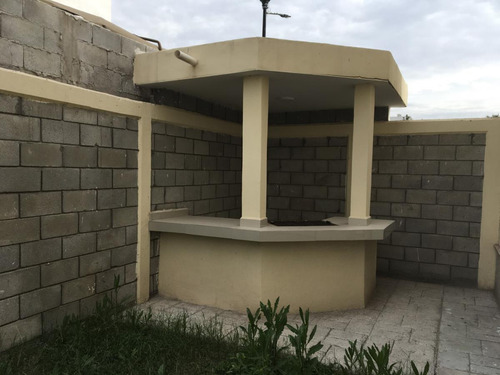 Casa En Venta En Los Arrayanes, Gómez Palacio, Durango