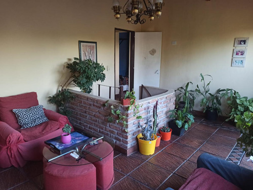 Venta Villa Sarmiento Ph Tipo Casa 5 Amb. En Dos Plantas- Sin Expensas - Terraza