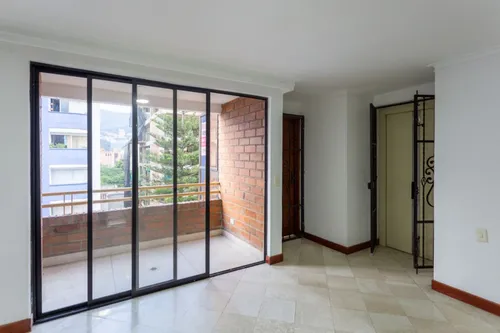 Apartamento En Venta En Conquistadores. Cod V21453