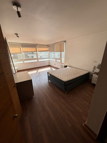 Departamento Duplex En Arriendo De 5 Dorm. En Las Condes