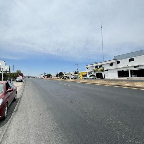 Terreno Sobre Carretera San Juan Del Río - Jalpan De Serra. Sup. 14,082.49 M2