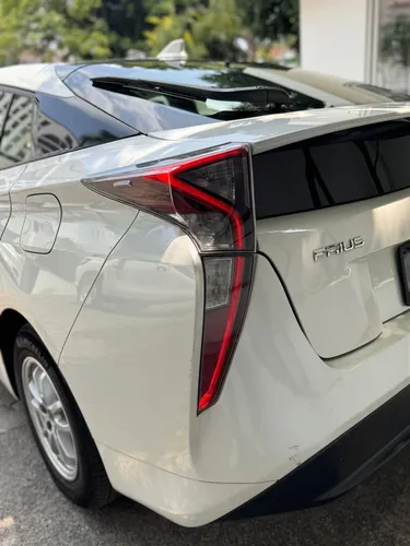 Toyota Prius 1.8 Premium Cvt