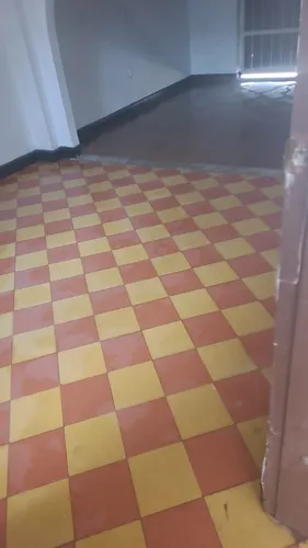 Casa Remodelada Tiene Un Cuarto Que Sirve Como Local O Habitación Con Baño Privado