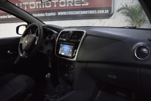 Renault Sandero Dynamique 1.6 16v Nafta 2015 Color Turquesa