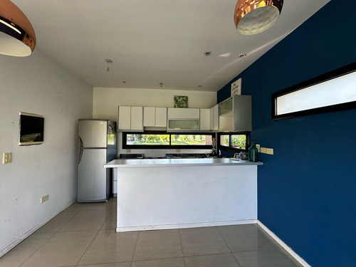 Casa En Venta En Santa Guadalupe, Pilar Del Este, Pilar